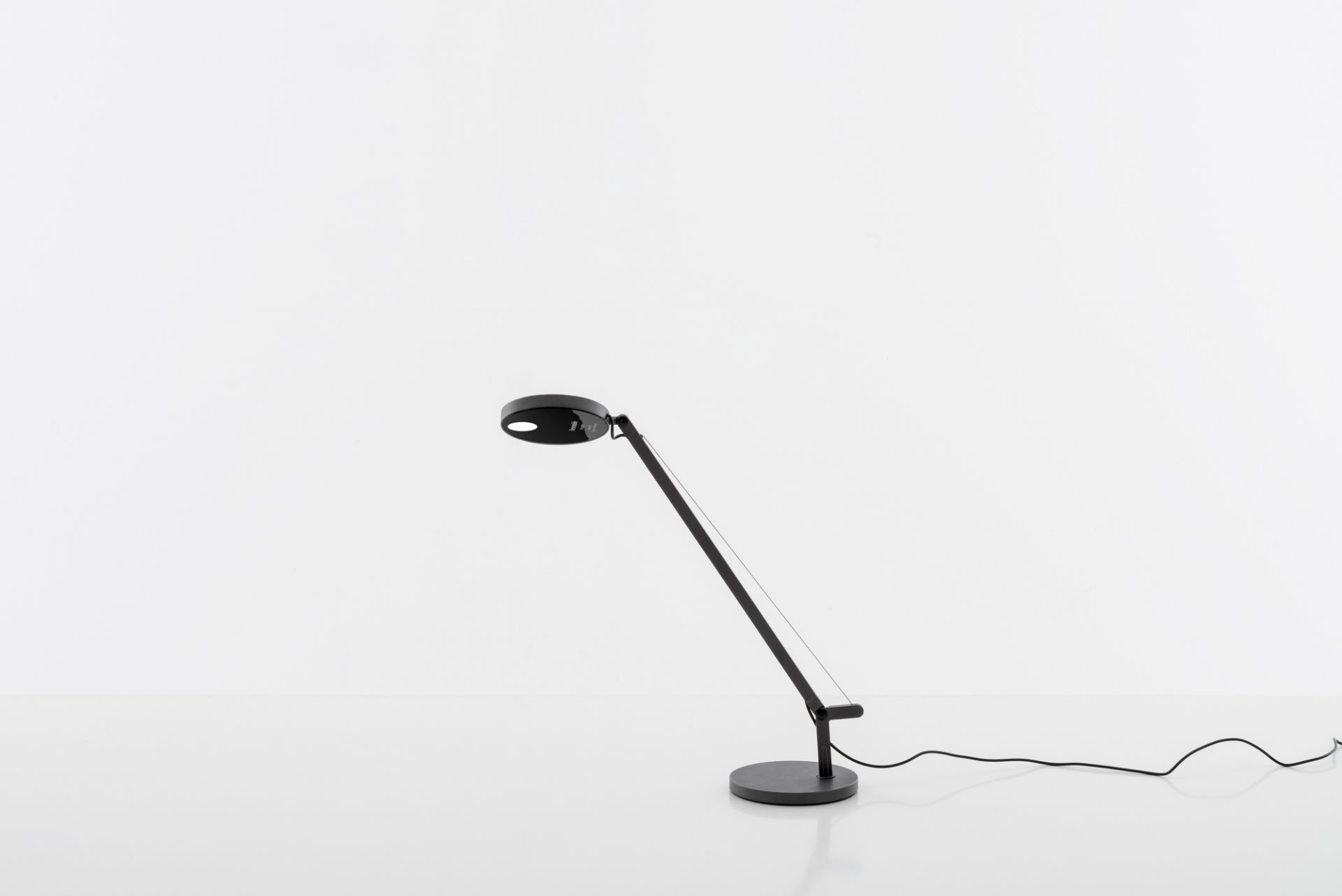 Demetra Micro Table Tischleuchte Anthrazitgrau Artemide