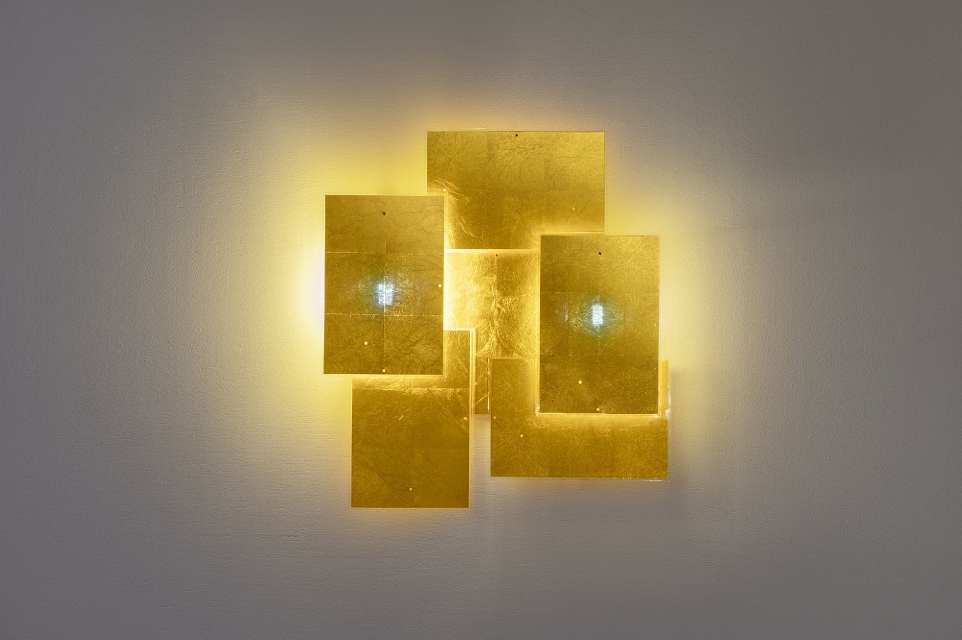 24 Karat Blau Flat Wandleuchte Ingo Maurer 