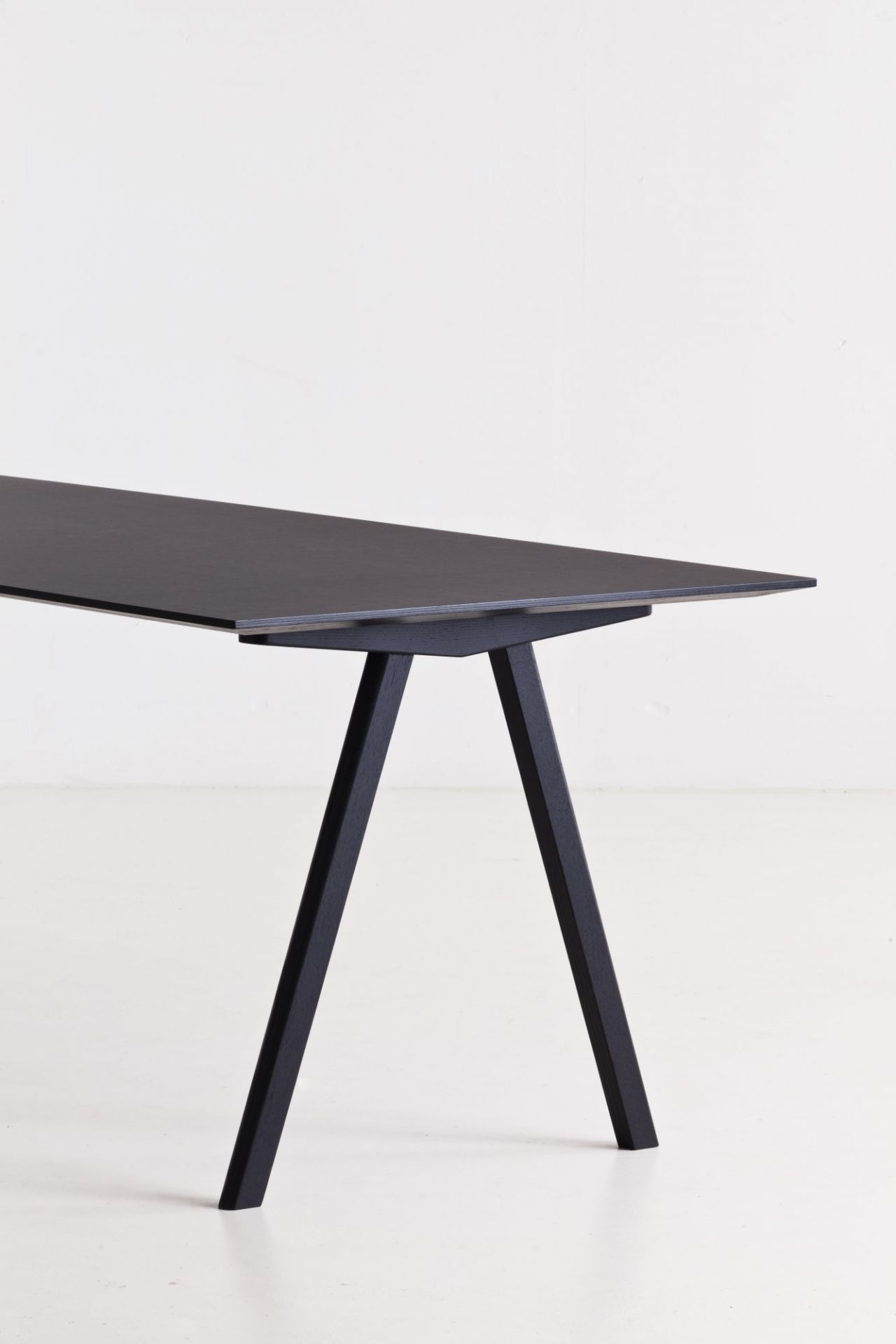 Copenhague Table CPH 10 Tisch Hay Eiche wasserbasierter lack / Platte Linoleum off white MDF Kante