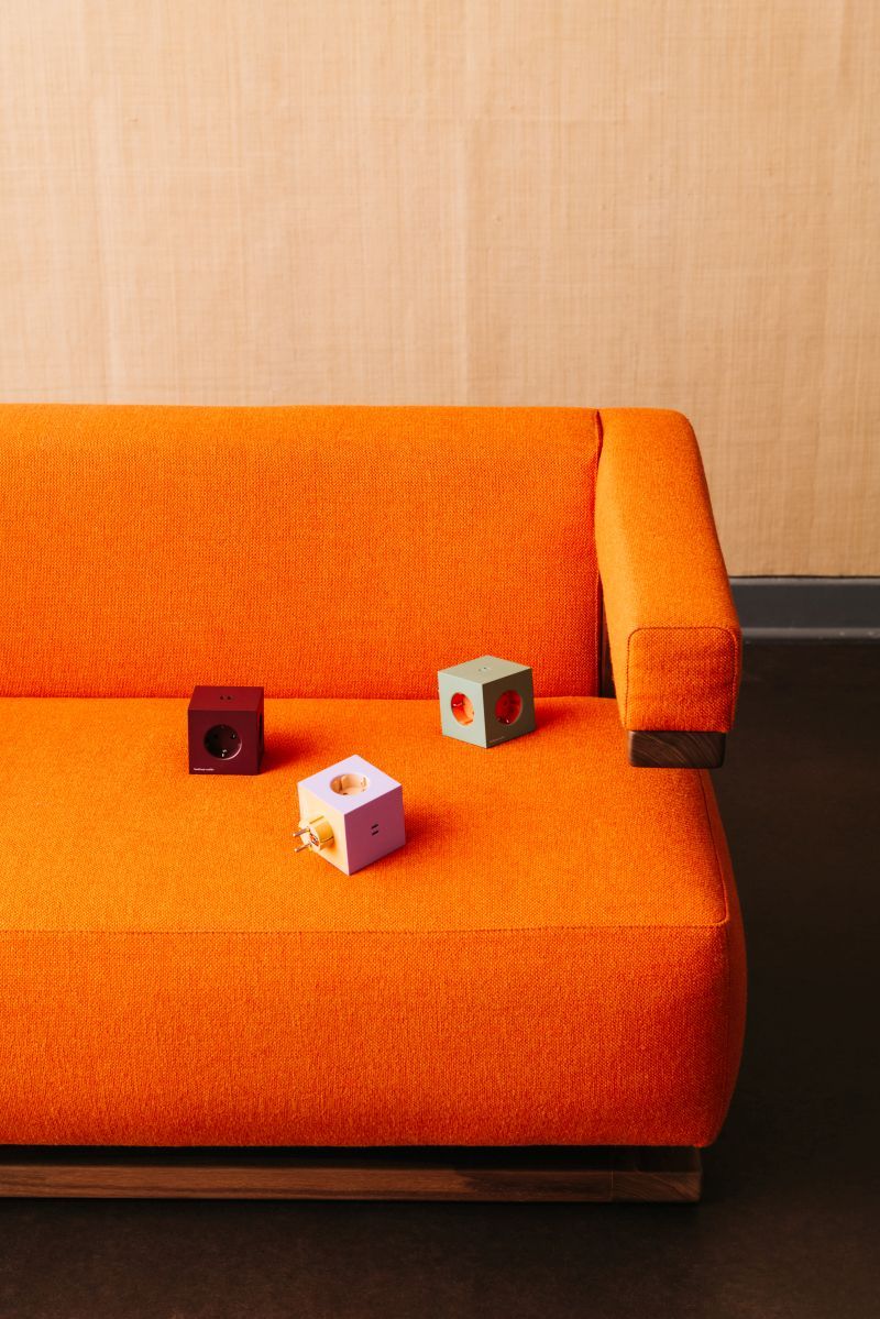 Square 2 - Avolt x Bauhaus Archiv Steckdosenwürfel limitierte Edition Gecko Bloom dfp Design