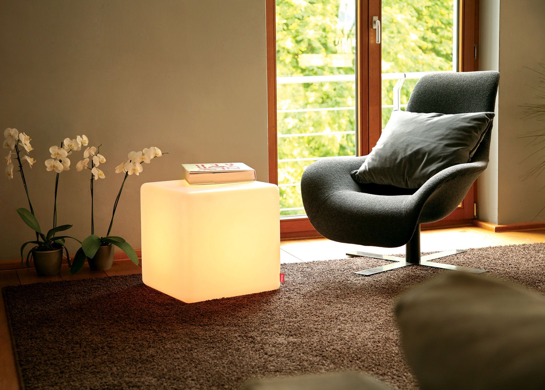 CUBE indoor Hocker & Beistelltisch Moree
