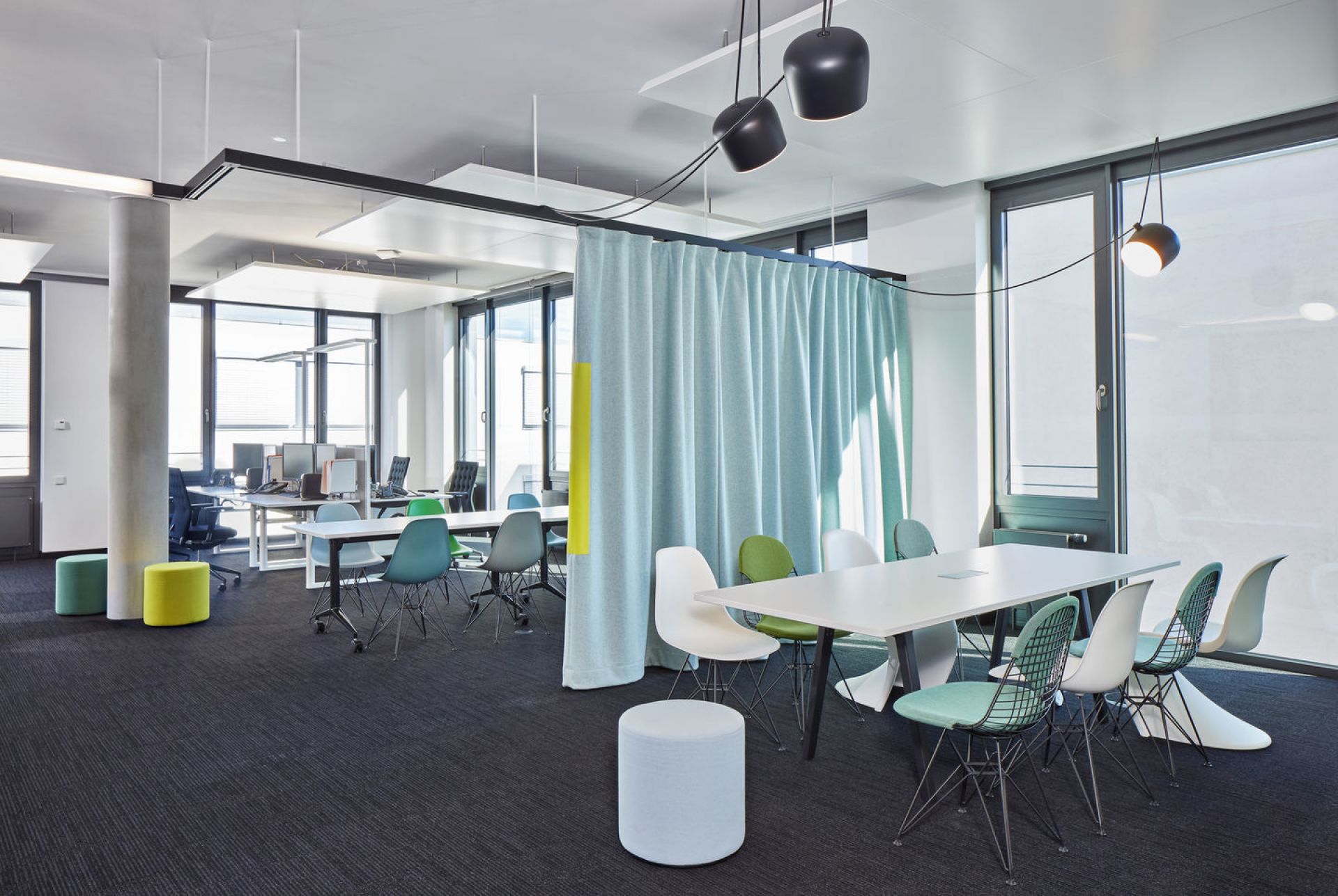 DKR-2 Wire Chair Stuhl mit Sitz und Rückenpolster Vitra