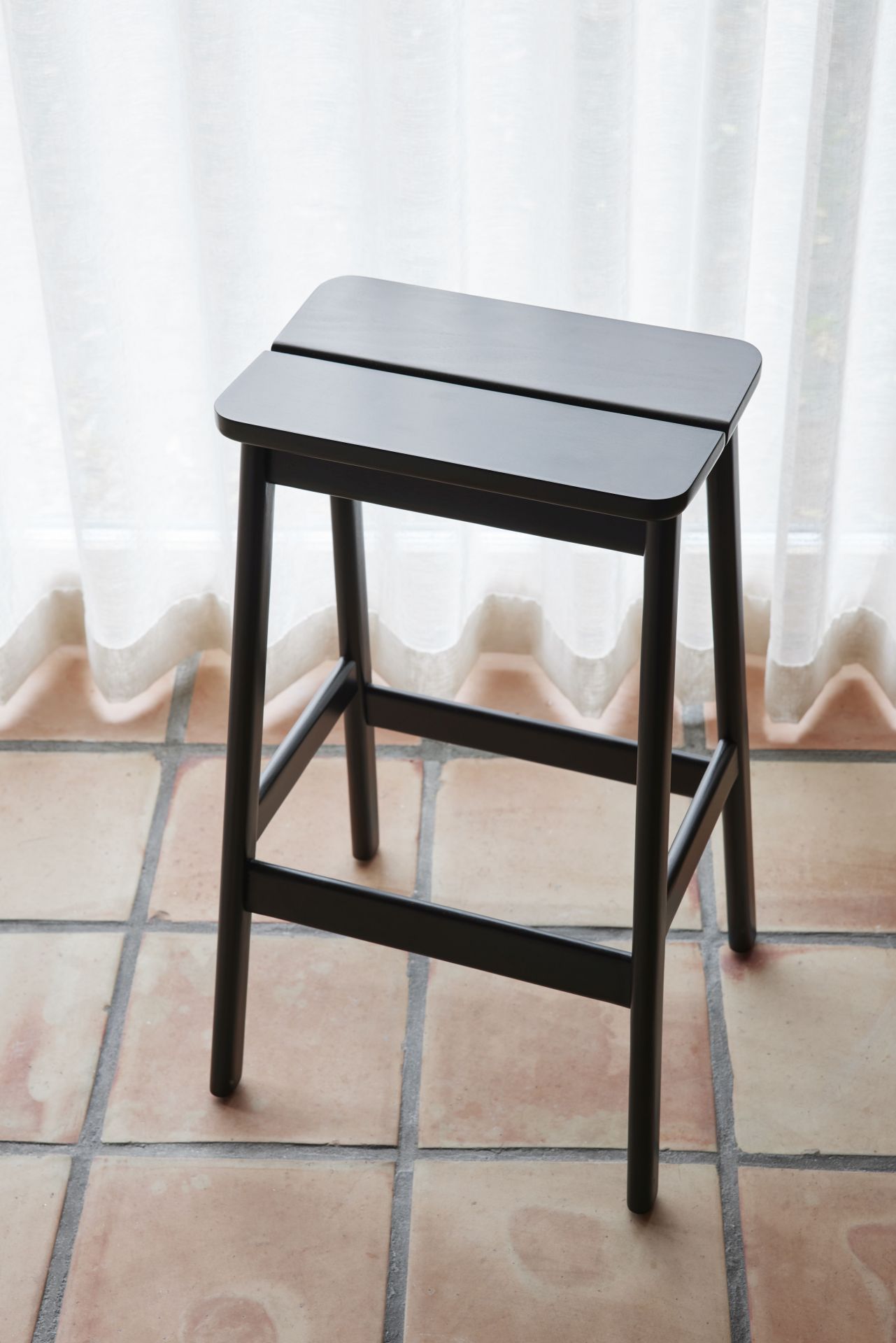 Angle Standard Barhocker Form & Refine