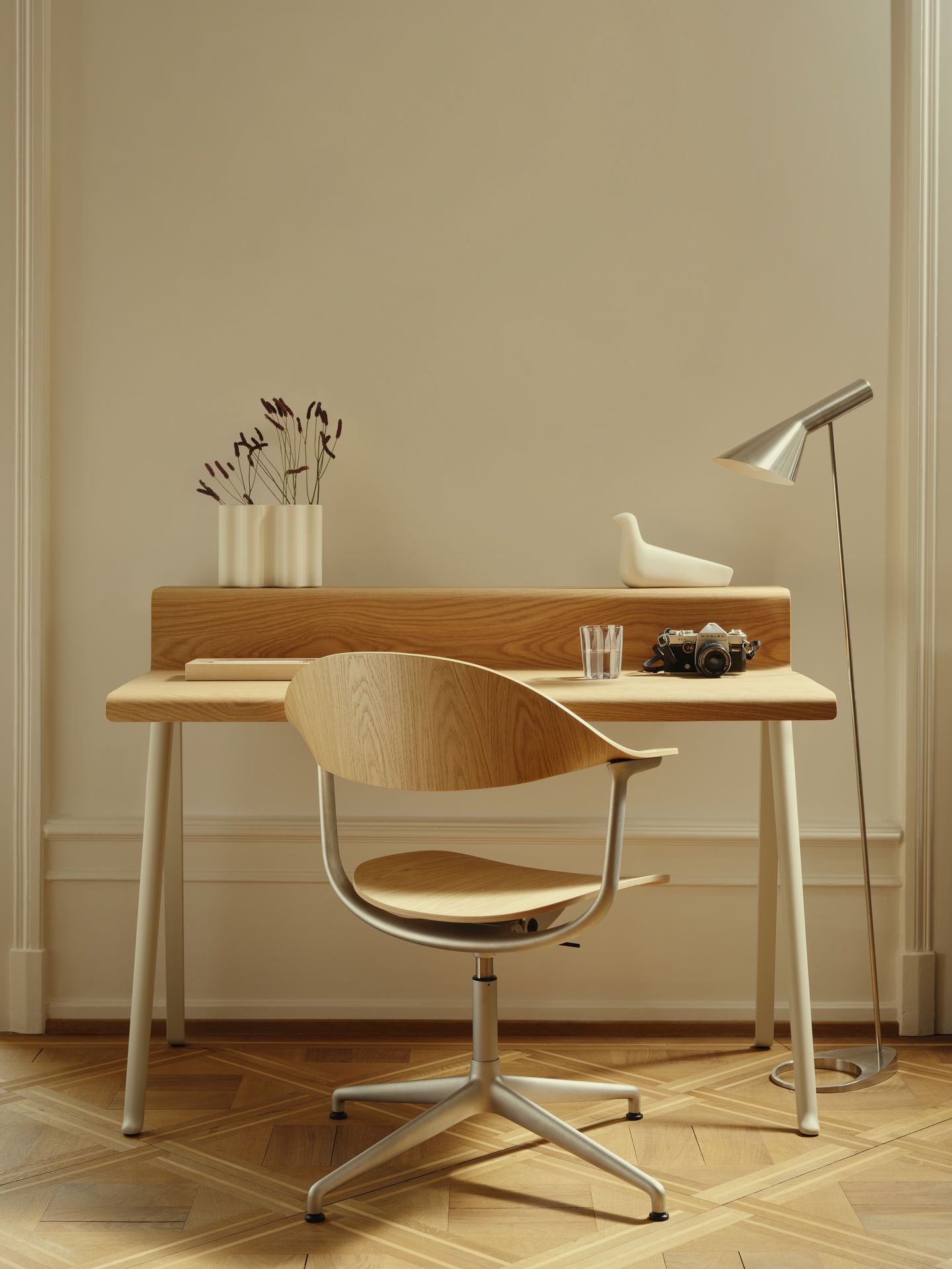 Courier Schreibtisch Vitra