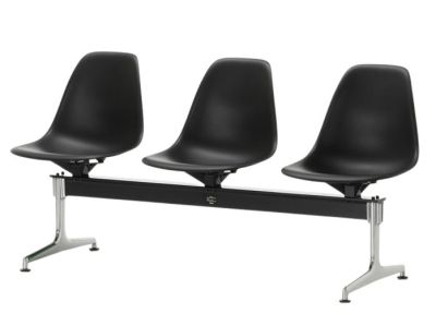Eames Plastic Side Chair RE auf Traversenbank Vitra