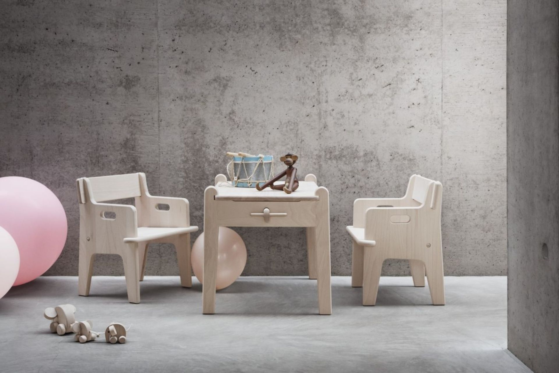 CH411 Peters Kindertisch Carl Hansen & Søn