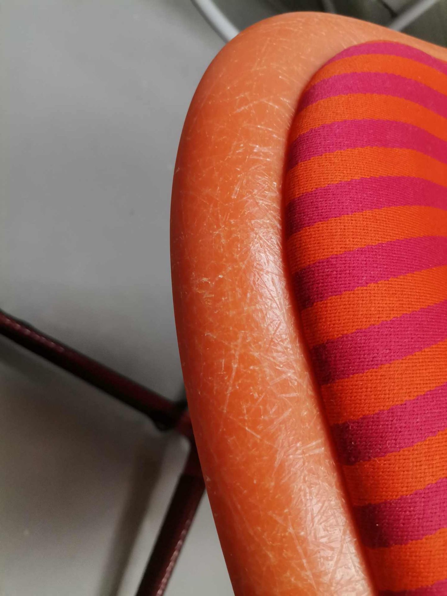 Eames Fiberglass Side Chair La Fonda Rot Orange Vitra LIMITED EDITION MÄNGELEXEMPLAR