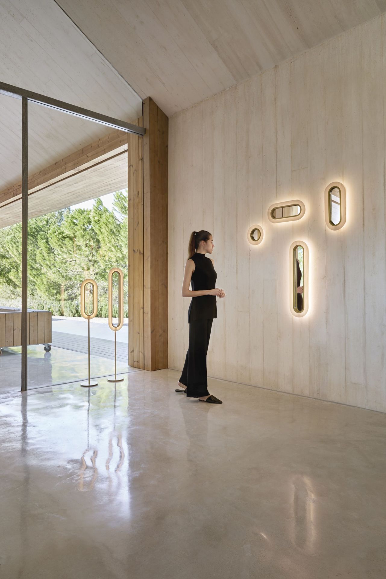 Lens LED Wandleuchte rund Metallring in Gold LZF Lamps