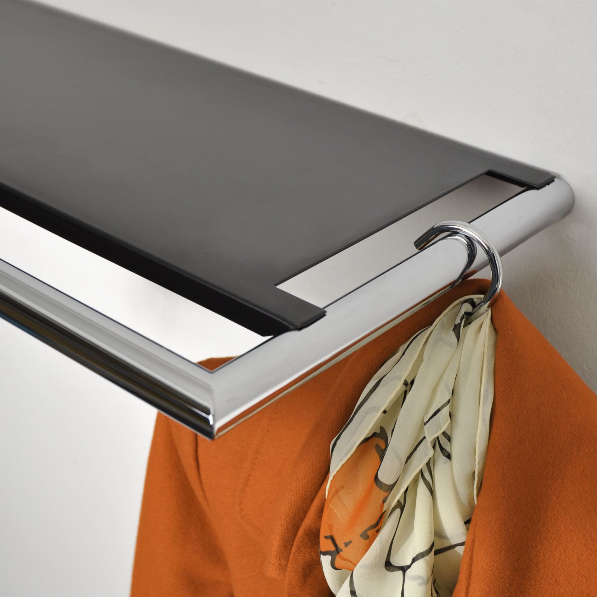Link 55 Wandgarderobe mit Hutablage Mox