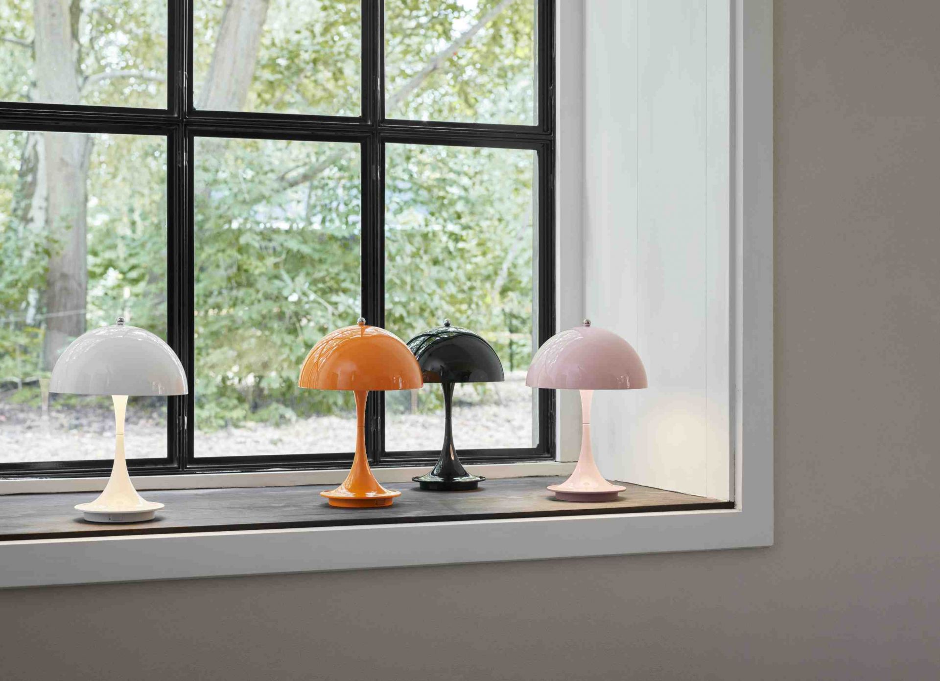Panthella 160 Portable Akku LED-Tischleuchte Indoor/Outdoor Louis Poulsen Stahl Schwarz EINZELSTÜCK