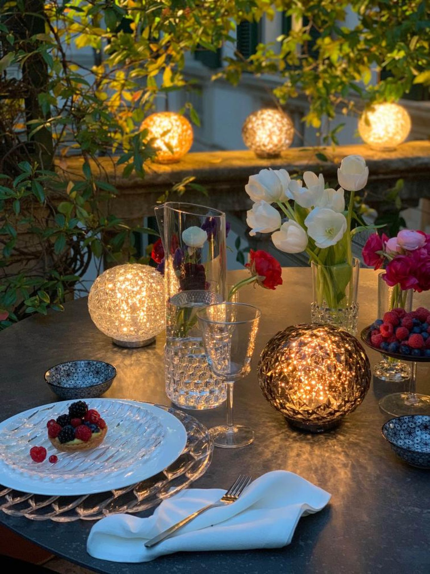 Mini Planet LED Akku Tischleuchte Kartell Durchgefäbt gelb