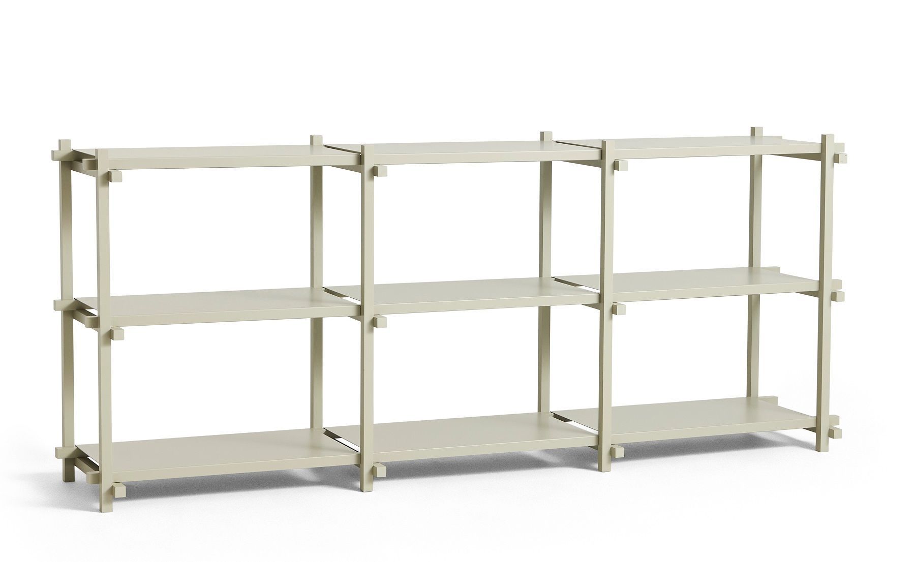 Helles, modulares Hay Regal "Woody Low" mit drei Fächern, ideal für Wohnzimmer und Büro.