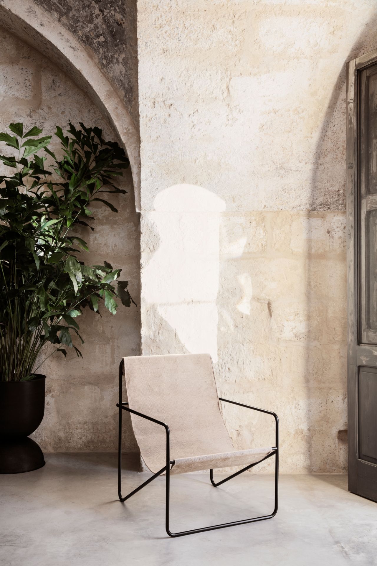 Desert Chair Loungesessel Schwarz Ferm Living