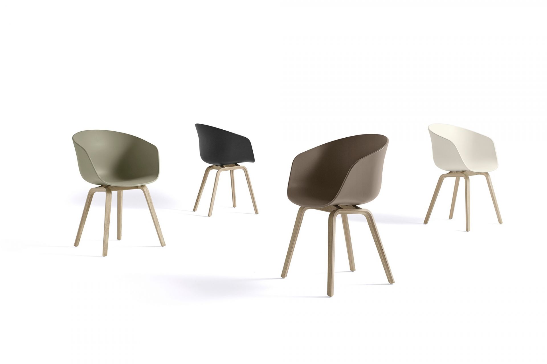About A Chair AAC22 / AAC 22 Stuhl Hay Eiche matt lackiert - Orange About A Chair AAC22 / AAC 22 Stuhl Hay Eiche matt lackiert - Orange