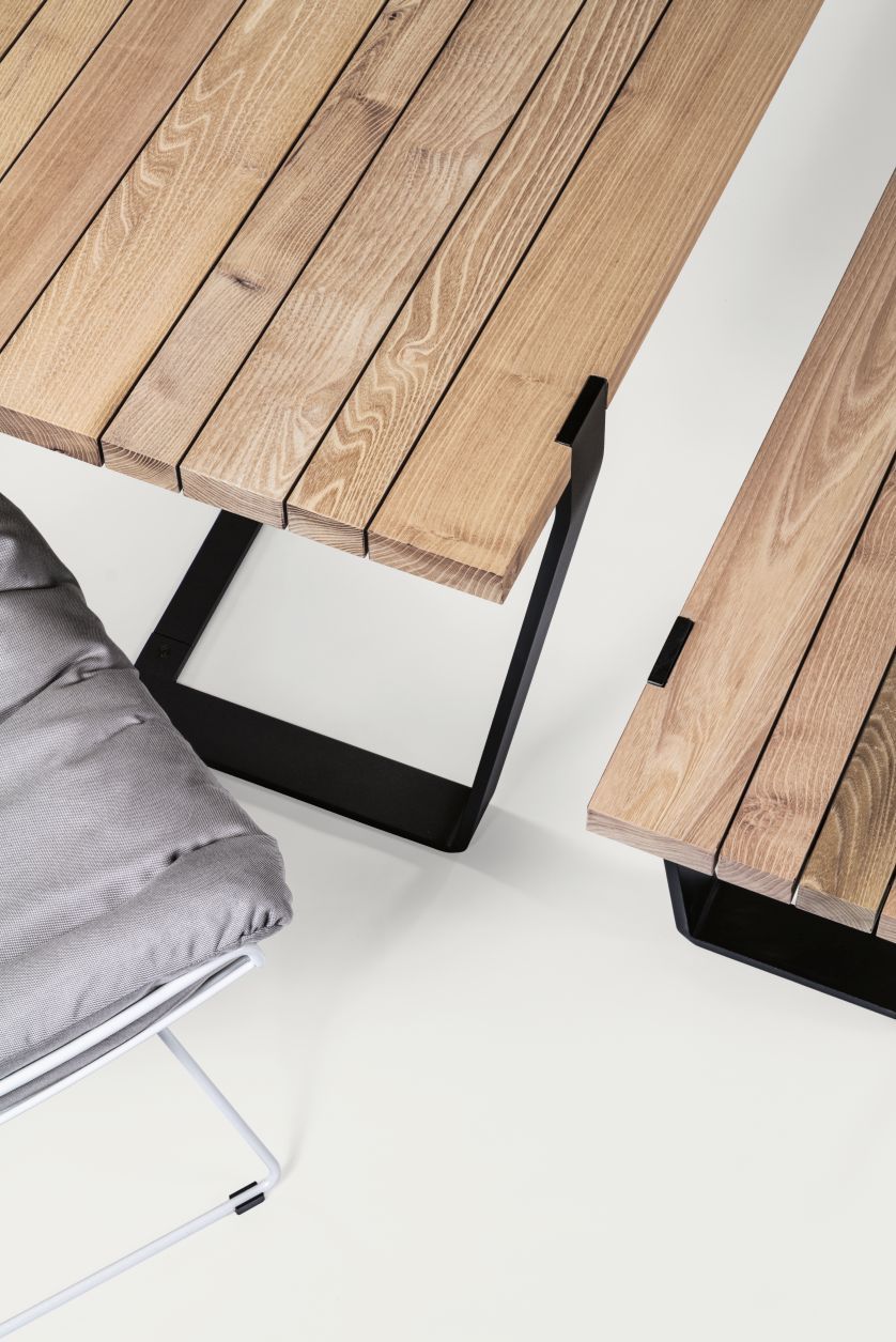 BB 11 Clamp Outdoor Tisch Akazie gebürstet geölt Janua