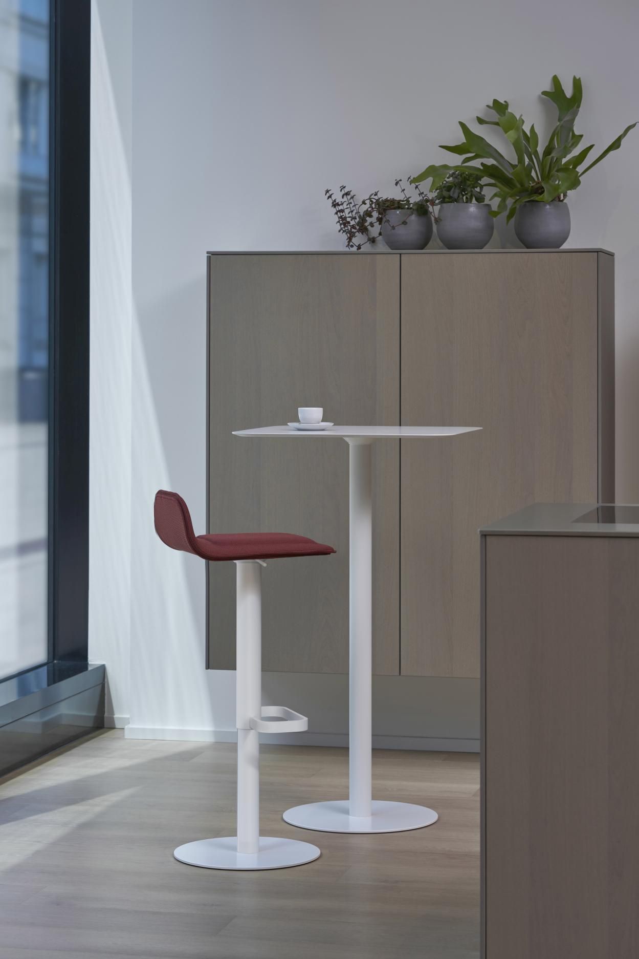 ED 105 Indoor Stehtisch Moree