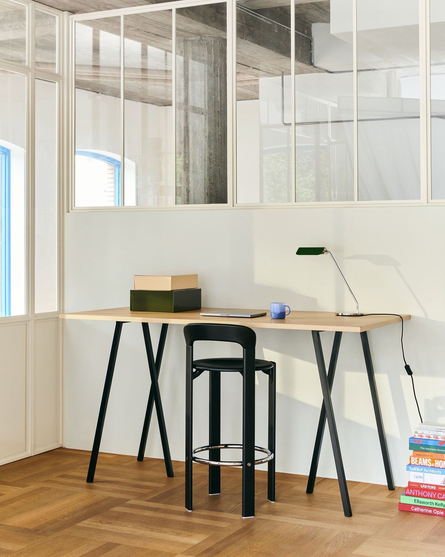 Loop Stand High Table Inclusive Support Tisch / Esstisch 160 Hay