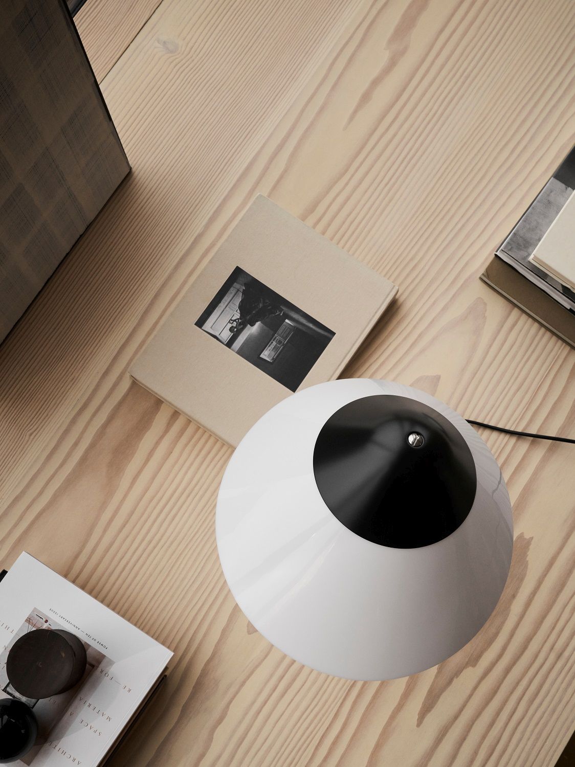 HJW02 Opala Table Lamp Midi Tischleuchte Carl Hansen & Søn