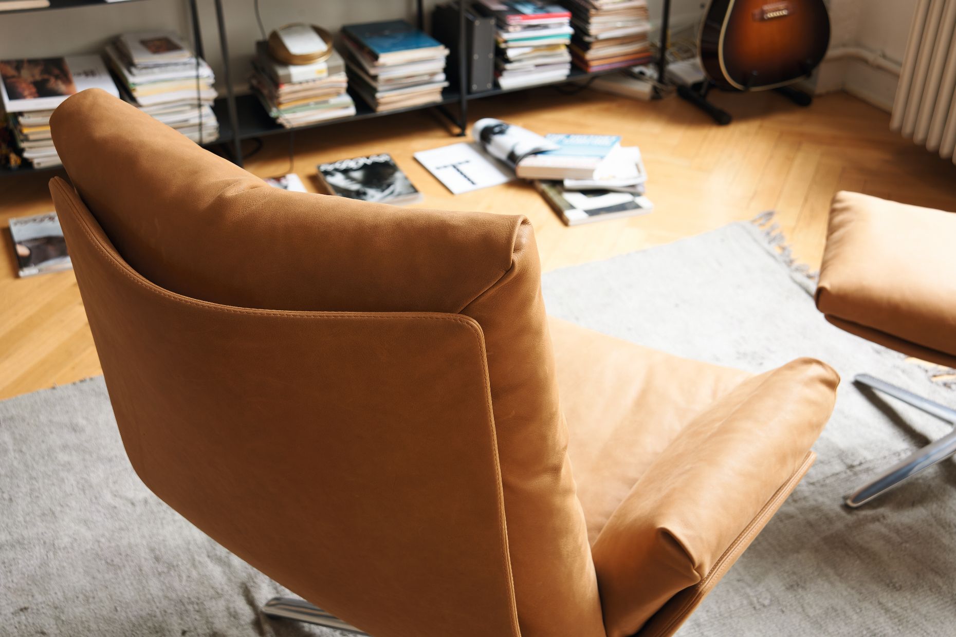 Cordia Lounge Sessel mit Hocker Vorzugskombination 286 Cor QUICK SHIP
