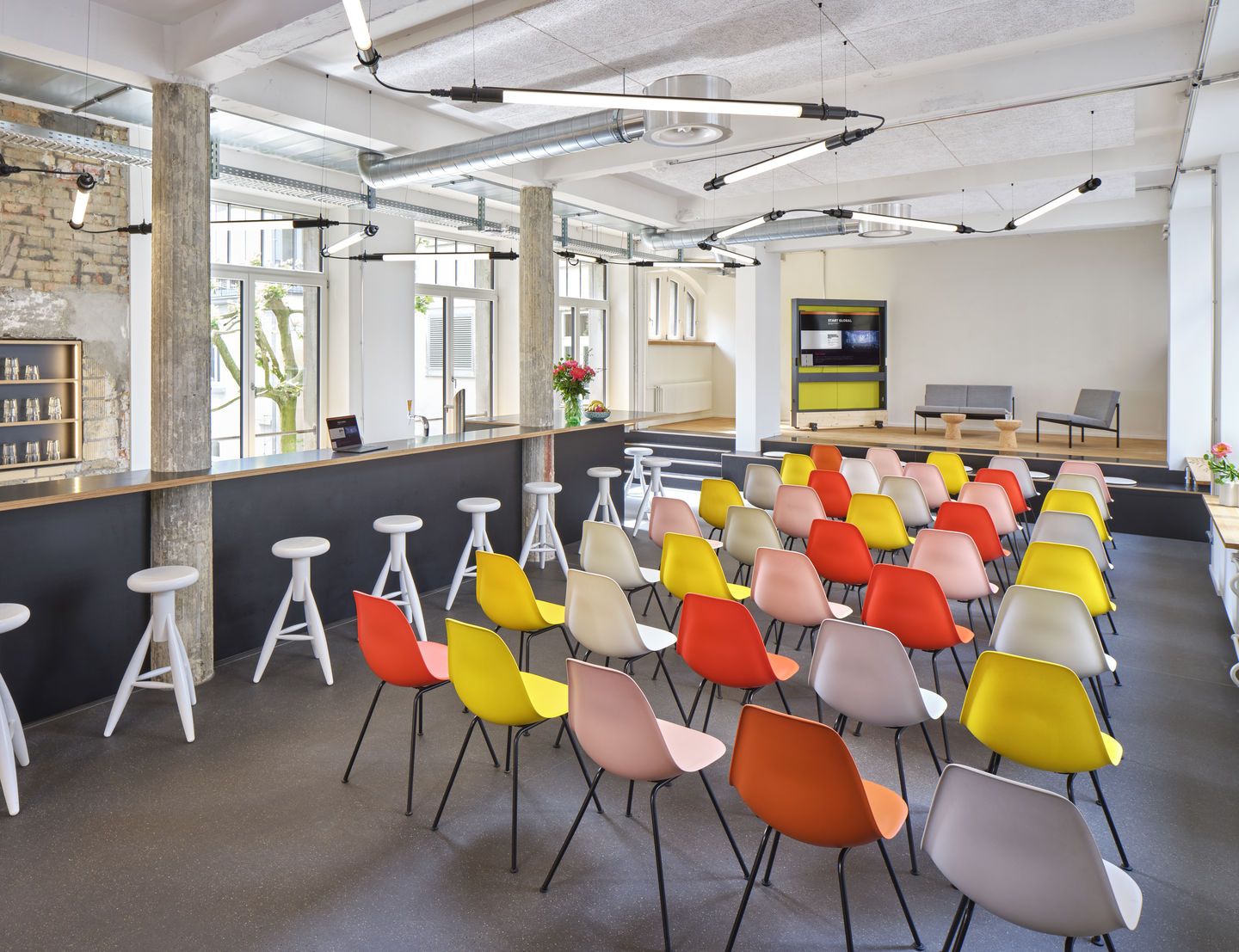 Eames Fiberglass Chair DSX Stuhl mit Sitzpolster Vitra