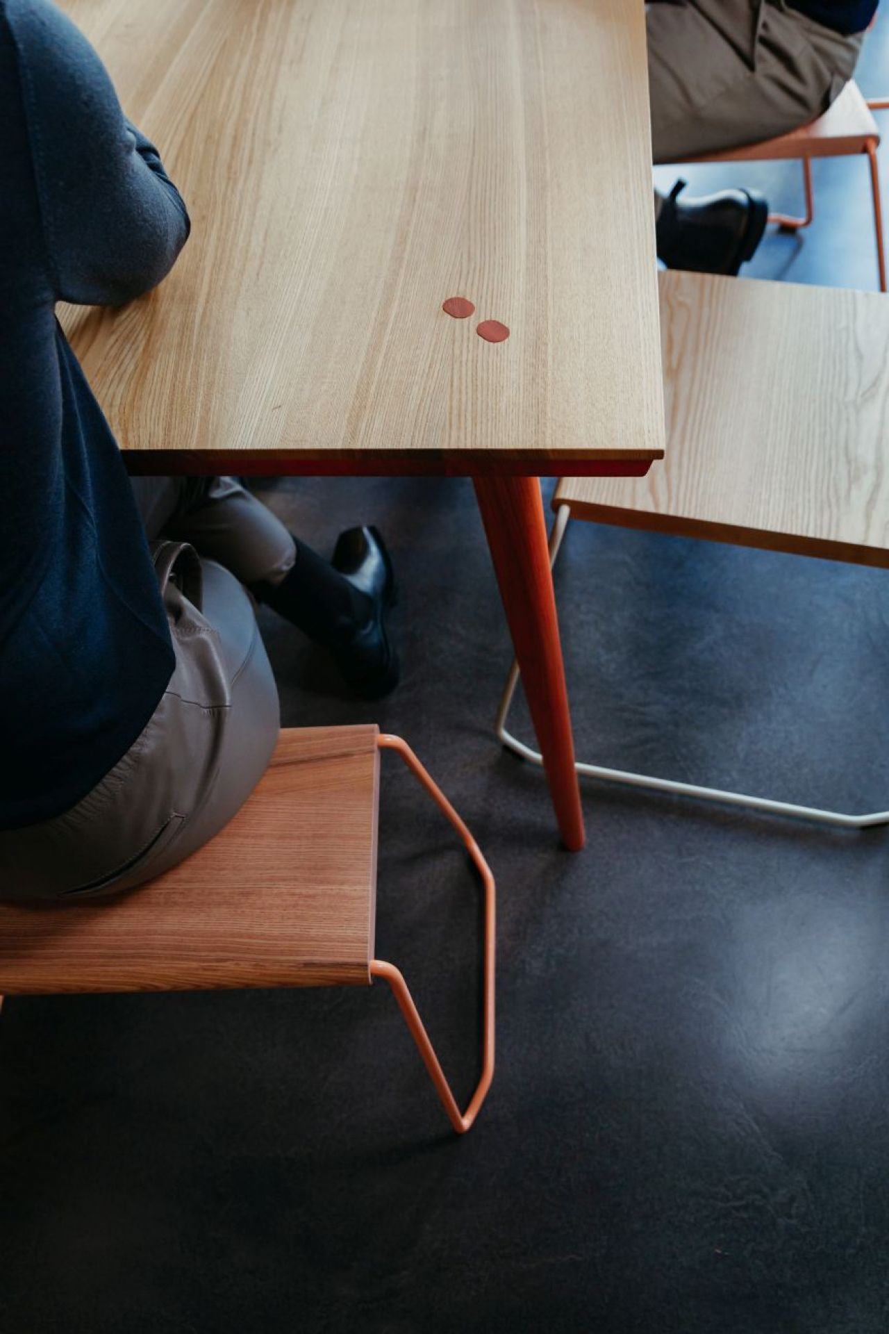 D:003 Beistellhocker Fuchs & Habicht
