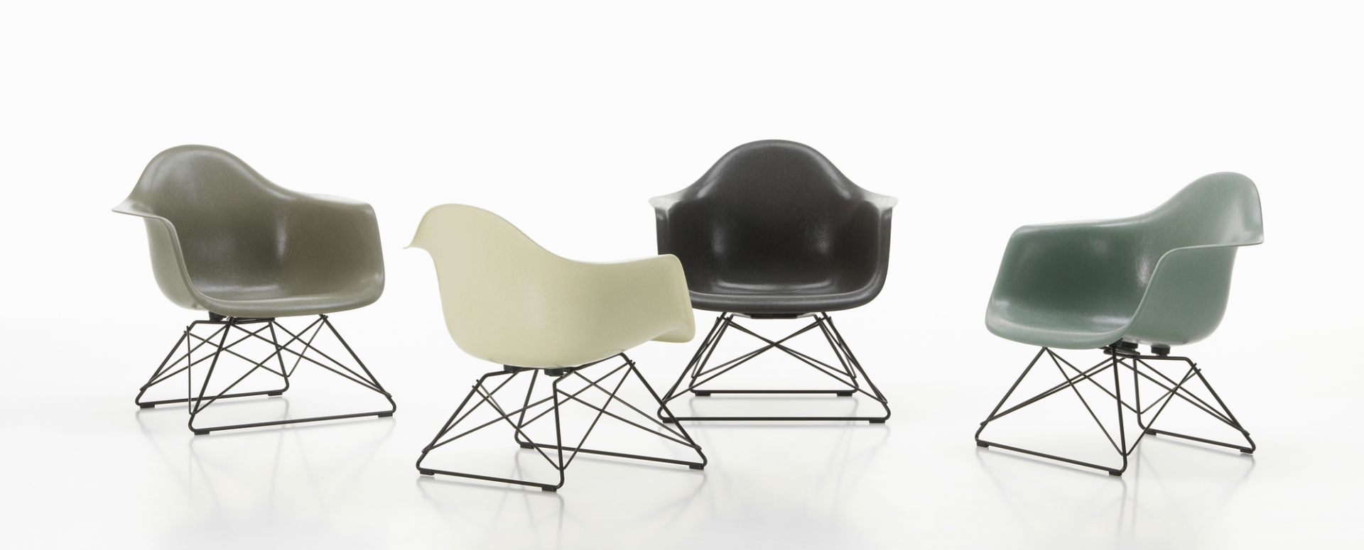 Eames Fiberglass Arm Chair LAR Stuhl Vitra