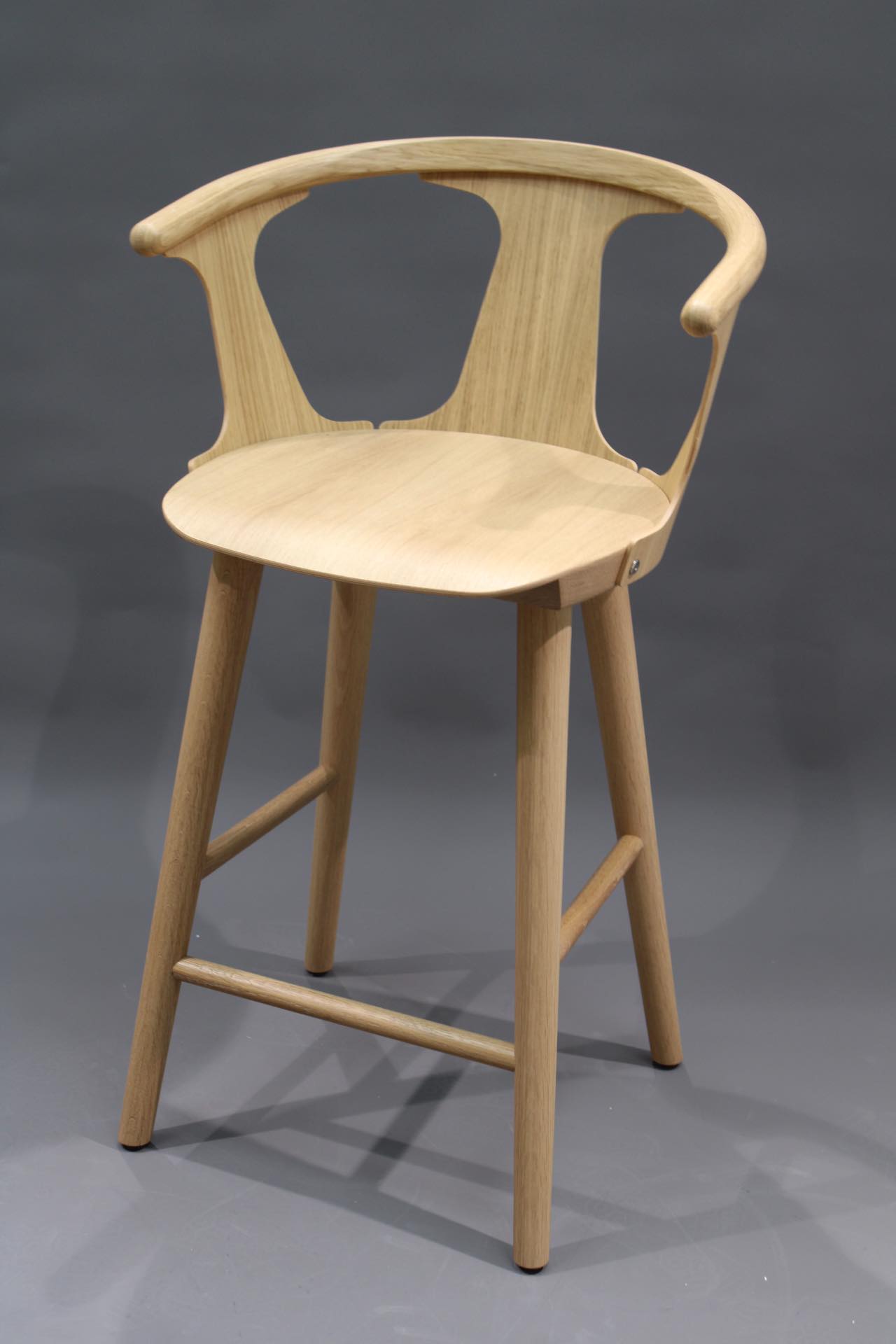 In Between Barstool Barhocker SK7 Eiche geölt AndTradition MÄNGELEXEMPLAR