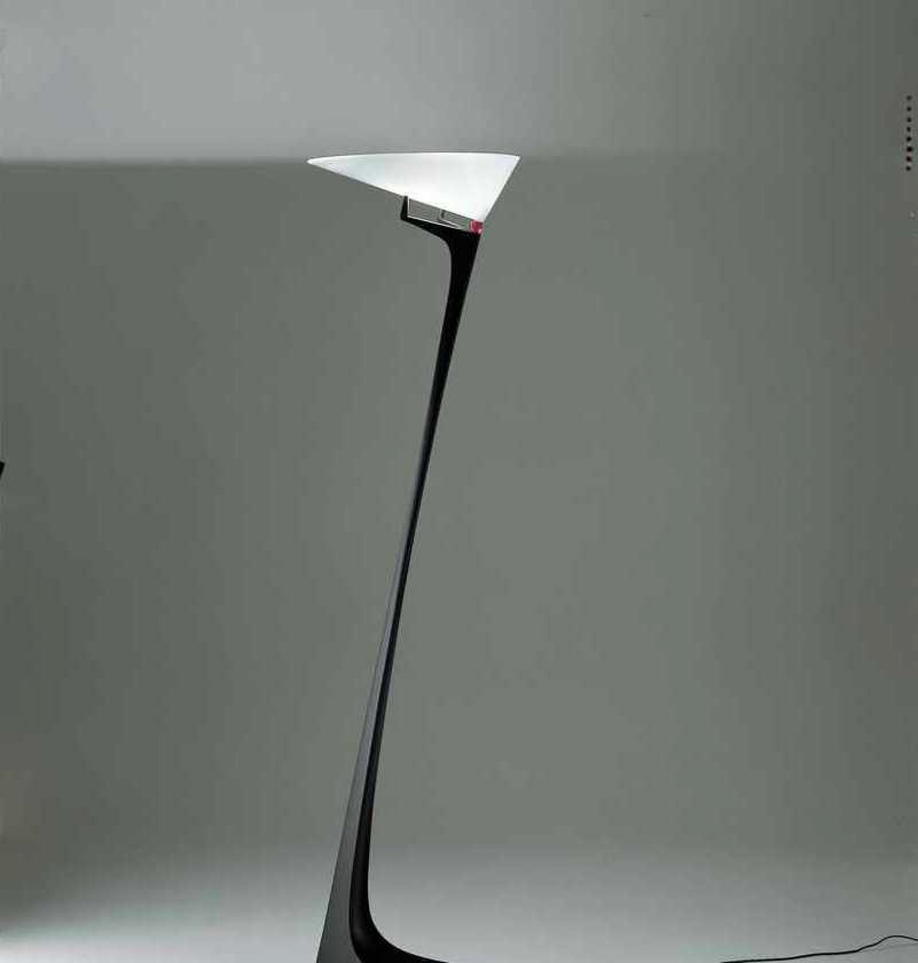 Montjuic Stehleuchte Artemide