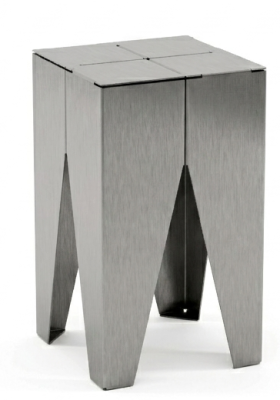 Backenzahn Hocker/Tischchen aus Stahl e15