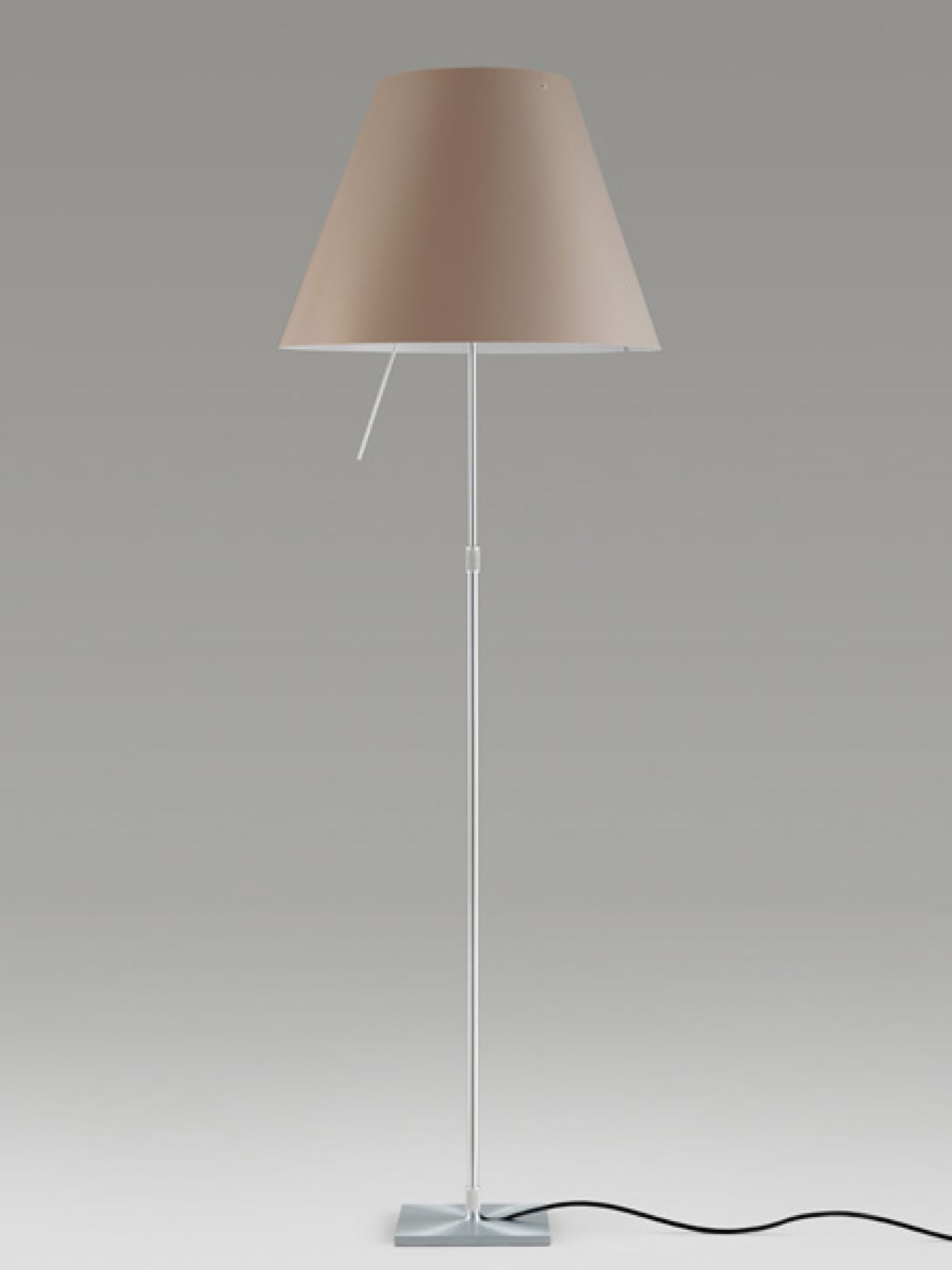 Costanza D13 t.i. Stehleuchte höhenverstellbar mit Ein/Aus-Schalter Luceplan Costanza D13 t.i. Stehleuchte höhenverstellbar mit Ein/Aus-Schalter Luceplan