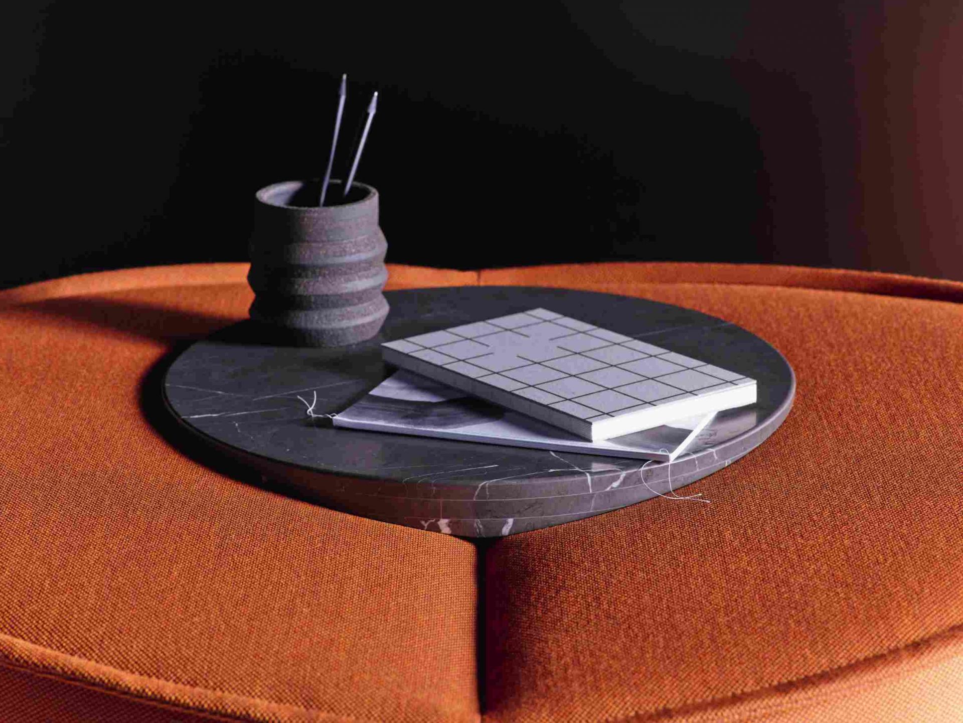 Nenou Hocker COR
