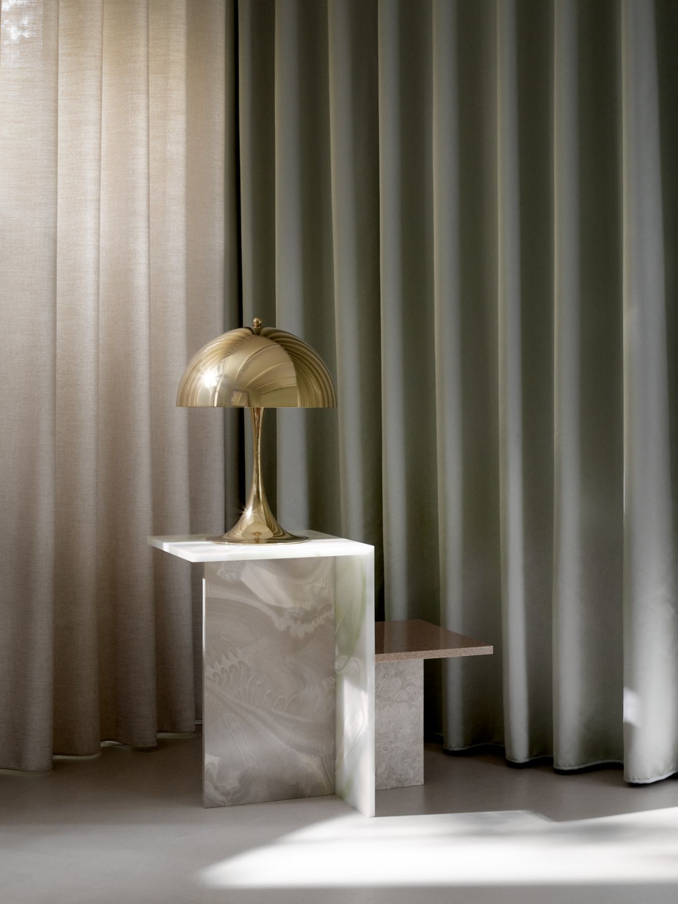 Panthella 320 Table lamp Tischleuchte Louis Poulsen