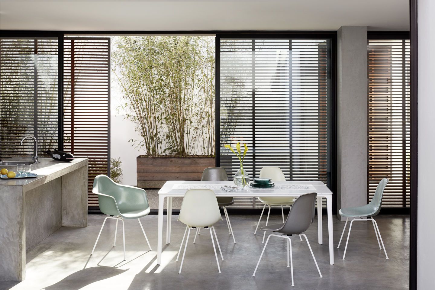 Eames Fiberglass Chair DSX Stuhl mit Sitzpolster Vitra