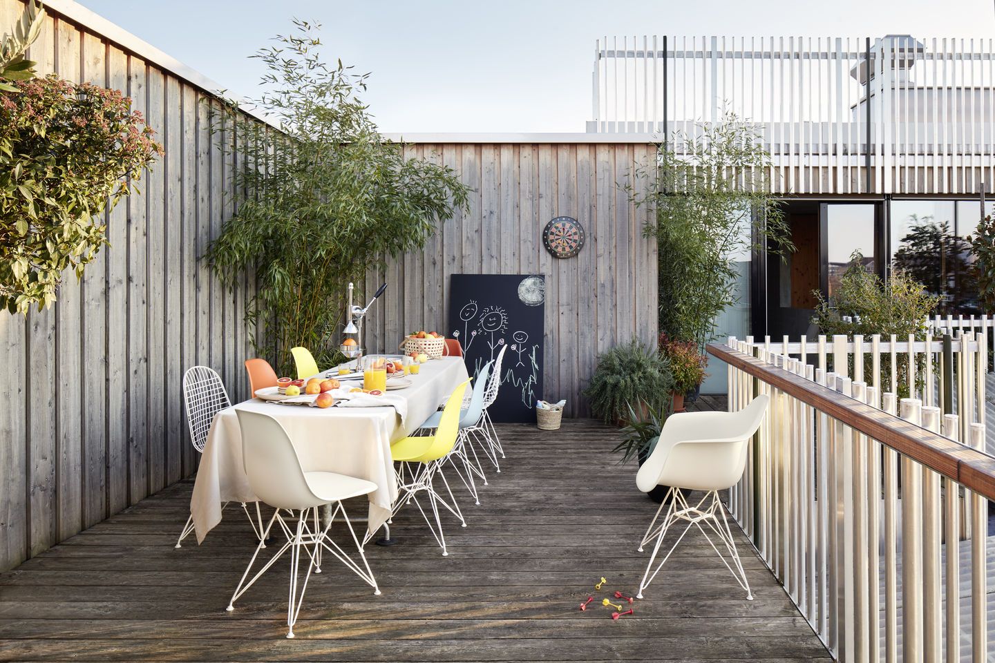 Eames Plastic Arm Chair DAR Stuhl mit Sitzpolster Vitra