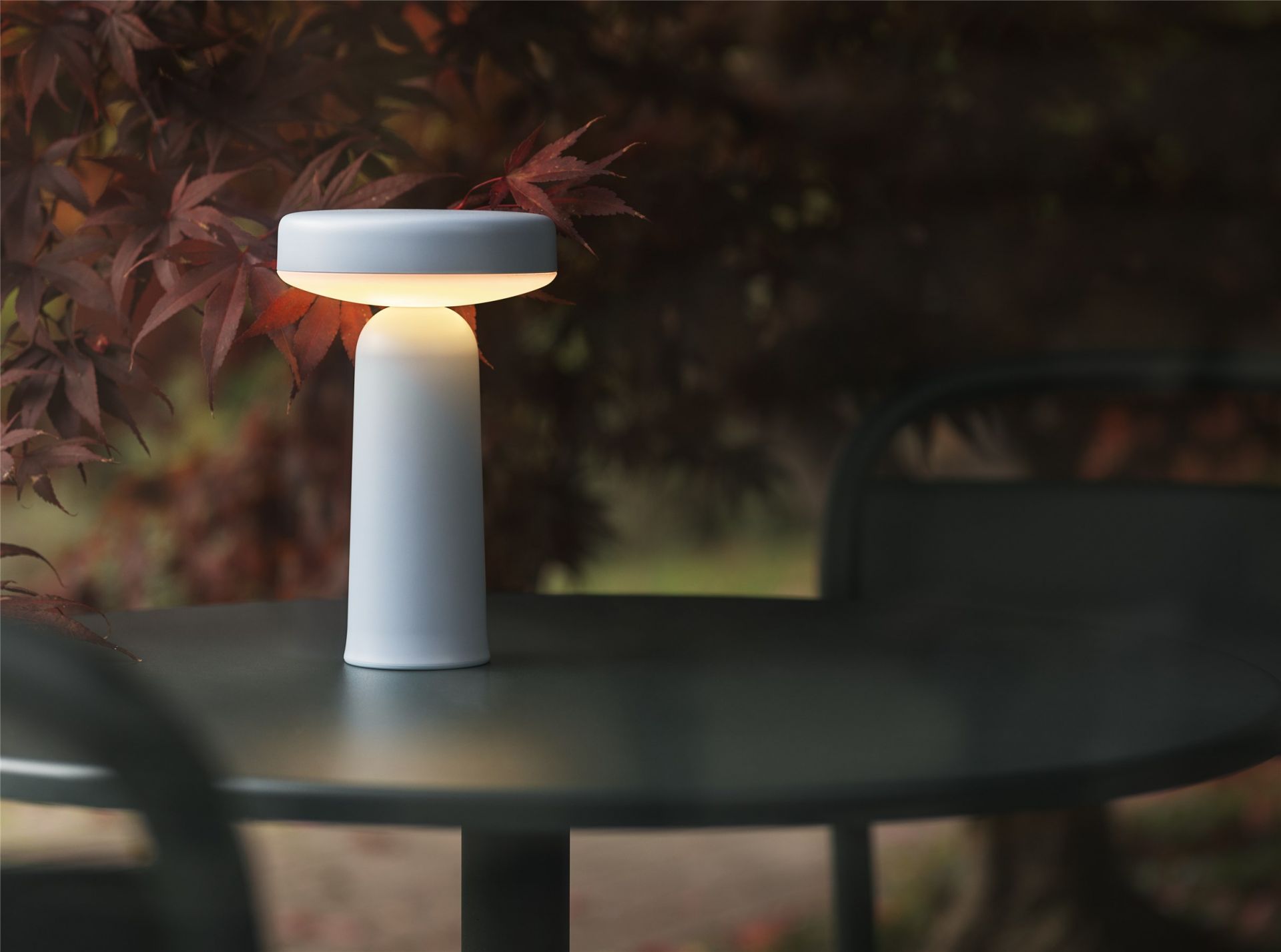 Ease Portable lamp Akku Tischleuchte Muuto Hellblau