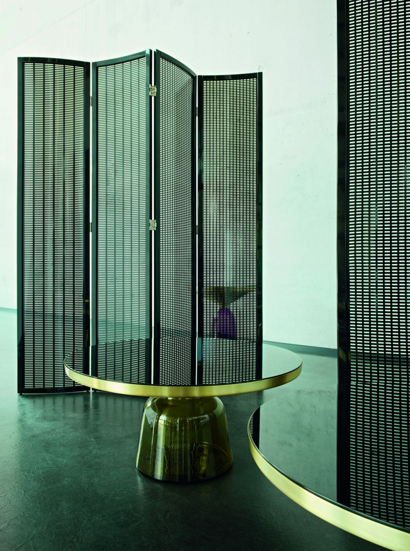 Bell Coffee Table Couchtisch Messing Quarz-grau ClassiCon EINZELSTÜCK
