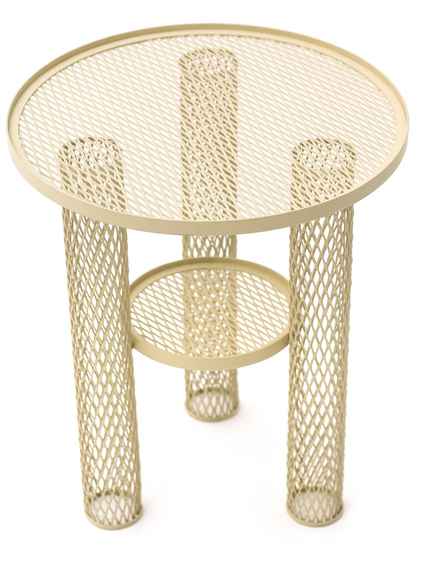 Net Beistelltisch von Moroso, perlweiß, mit runder Tischplatte und Ablage aus Metallgeflecht.