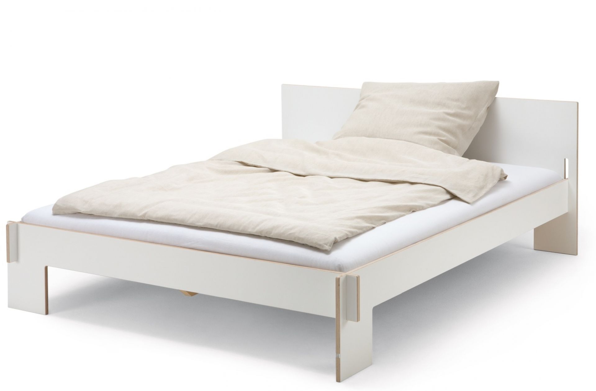 Siebenschläfer Bett mit Kopfteil Nils Holger Moormann