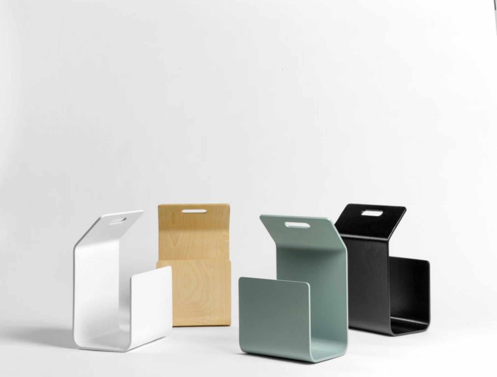 PN001 Kanto Zeitungsständer / Brennholzständer Artek