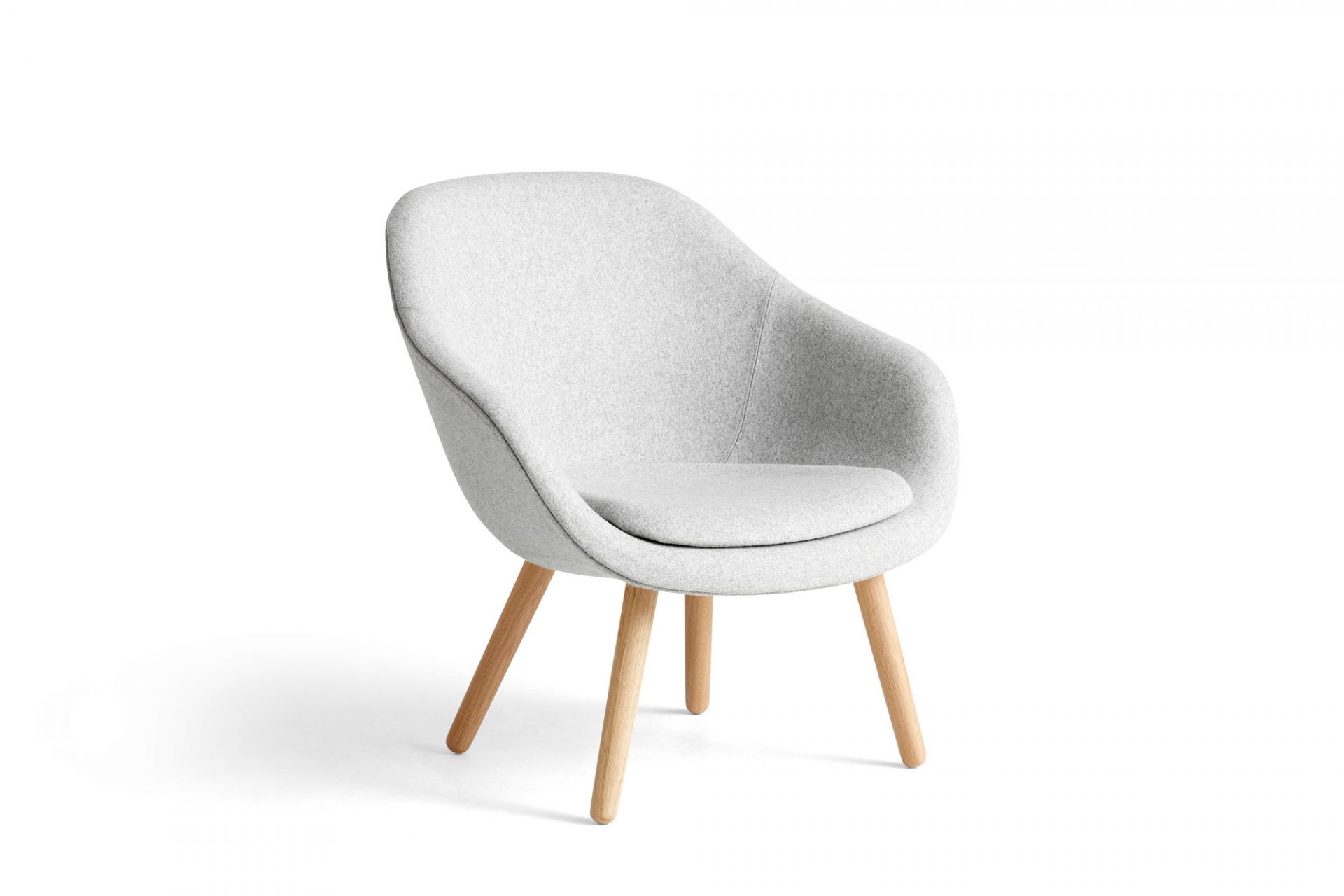 About a Lounge AAL 82 / AAL82 Sessel Hay