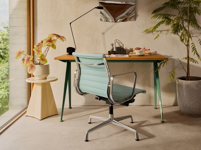 Aluminium Chair EA 132 / EA132 Stuhl Vitra