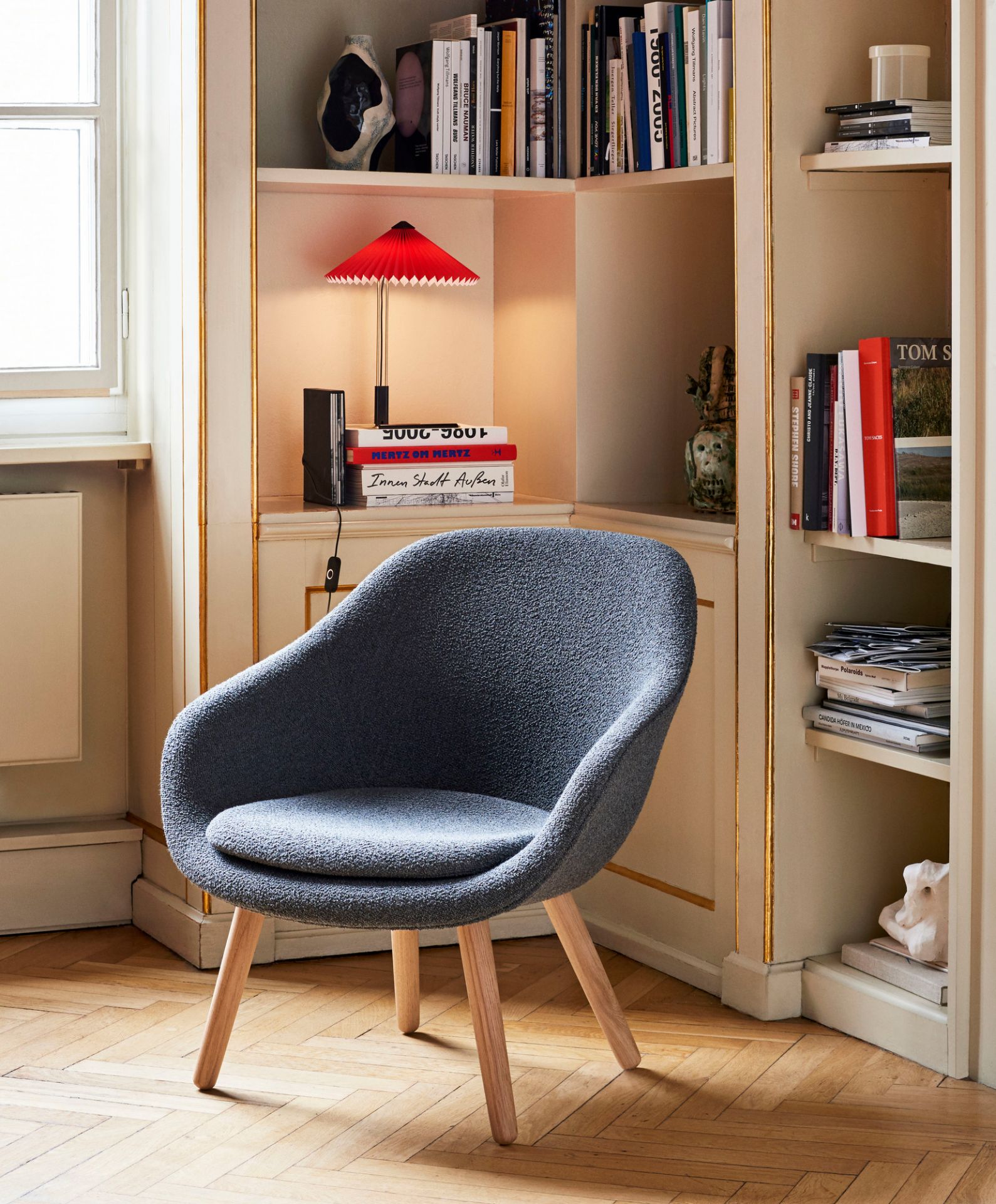 About a Lounge AAL 82 / AAL82 Sessel Hay