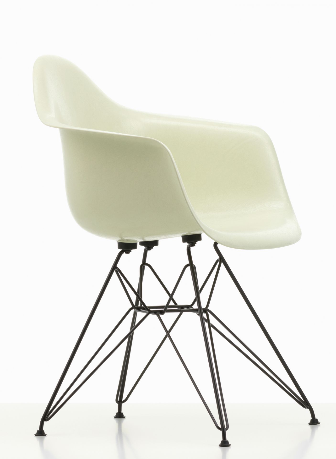 Eames Fiberglass Arm Chair DAR Stuhl Vitra