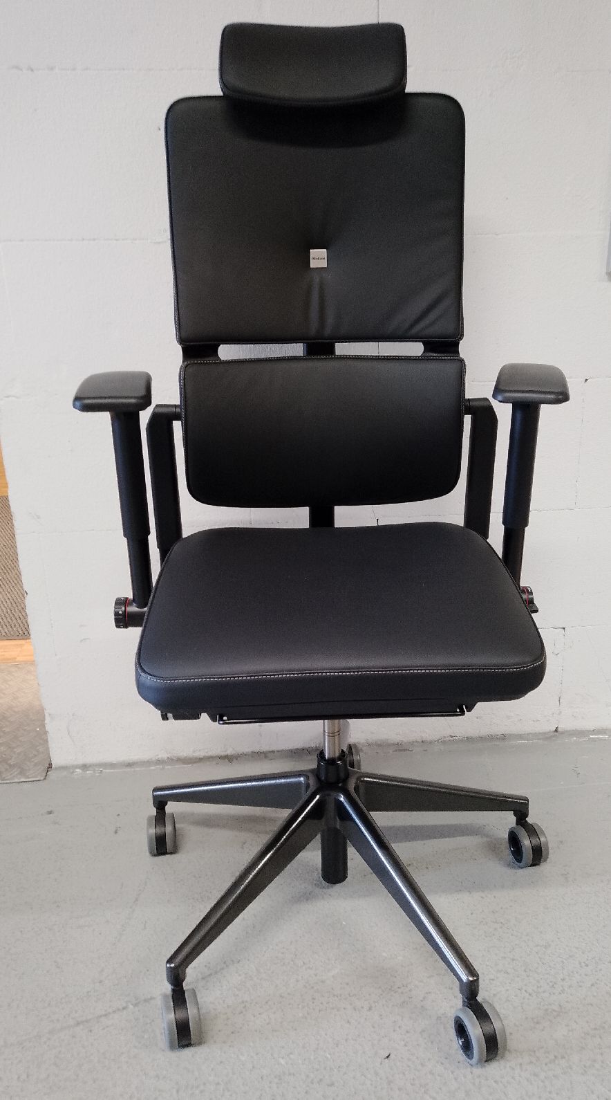 Please Bürodrehstuhl / Arbeitsstuhl mit Kopfstütze Steelcase AUSSTELLUNGSSTÜCK / GEBRAUCHTMÖBEL