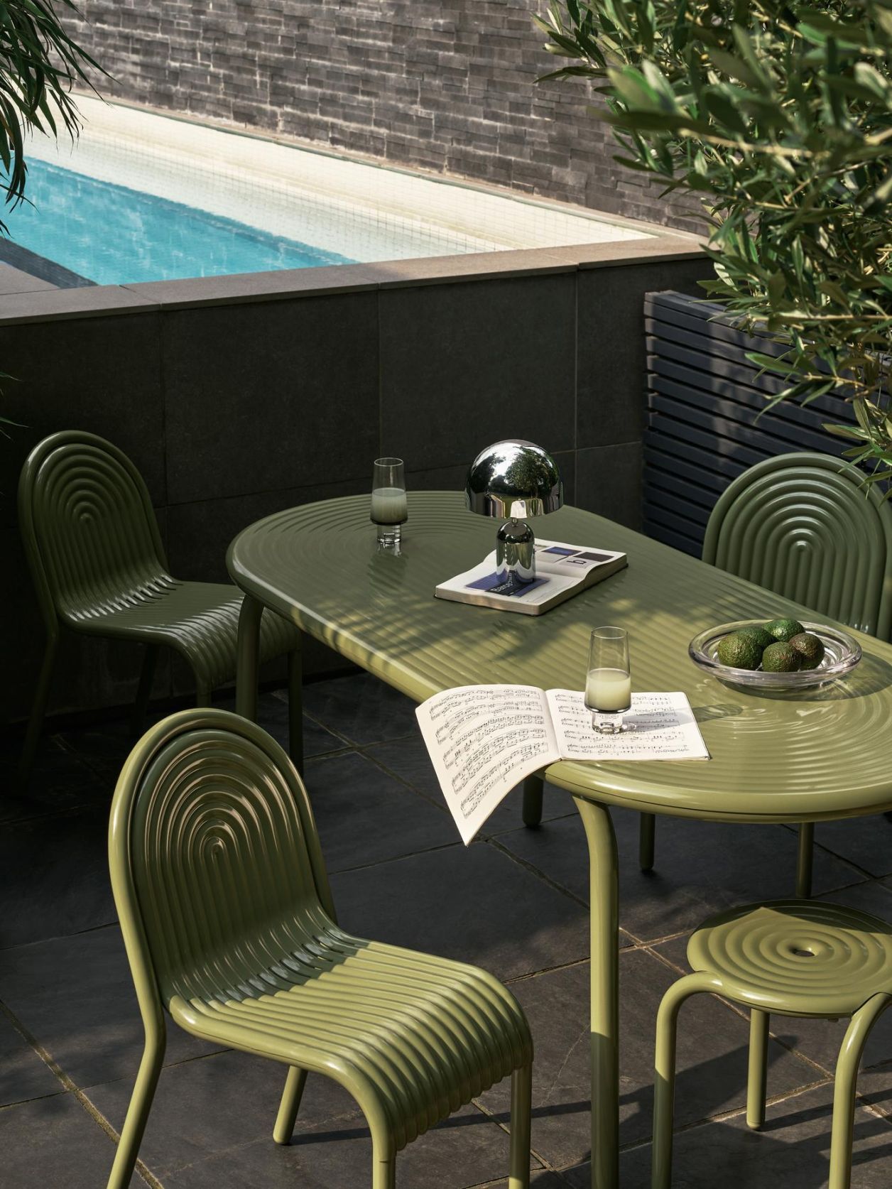 Groove Outdoor Hocker Putty Tom Dixon