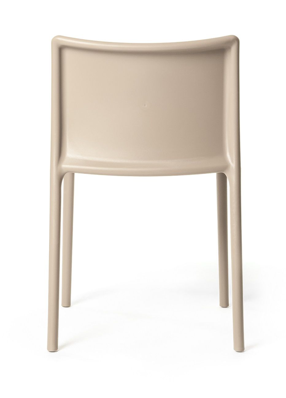 Air Chair Indoor/Outdoor Stuhl Magis  Beiger Magis Air Chair Stuhl für drinnen und draußen, Ansicht von hinten. Moderner Designstuhl.