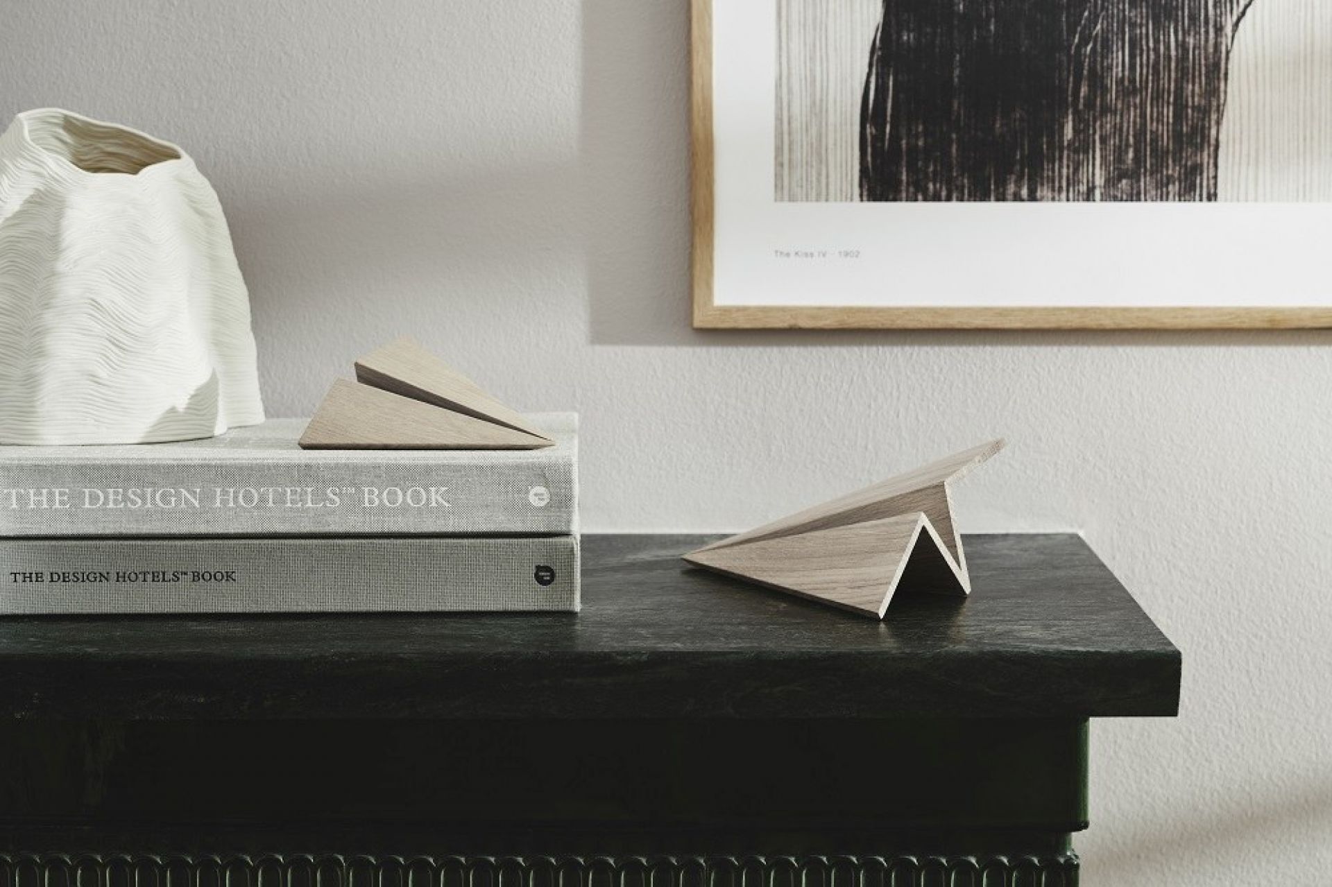 Maverick Paperplane Holzfigur Papierflugzeug Boyhood EINZELSTÜCK