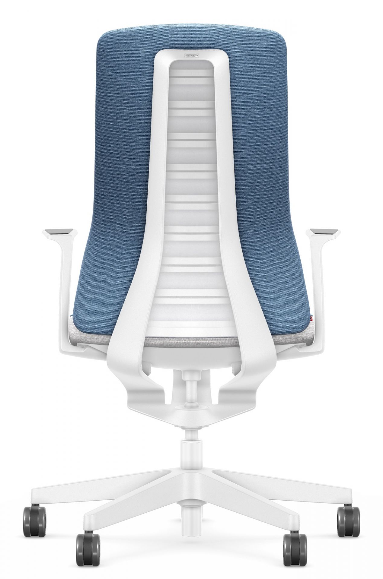 Rückansicht: Blauer Interstuhl Bürodrehstuhl Pure Edition mit weißem Rahmen und Rollen.