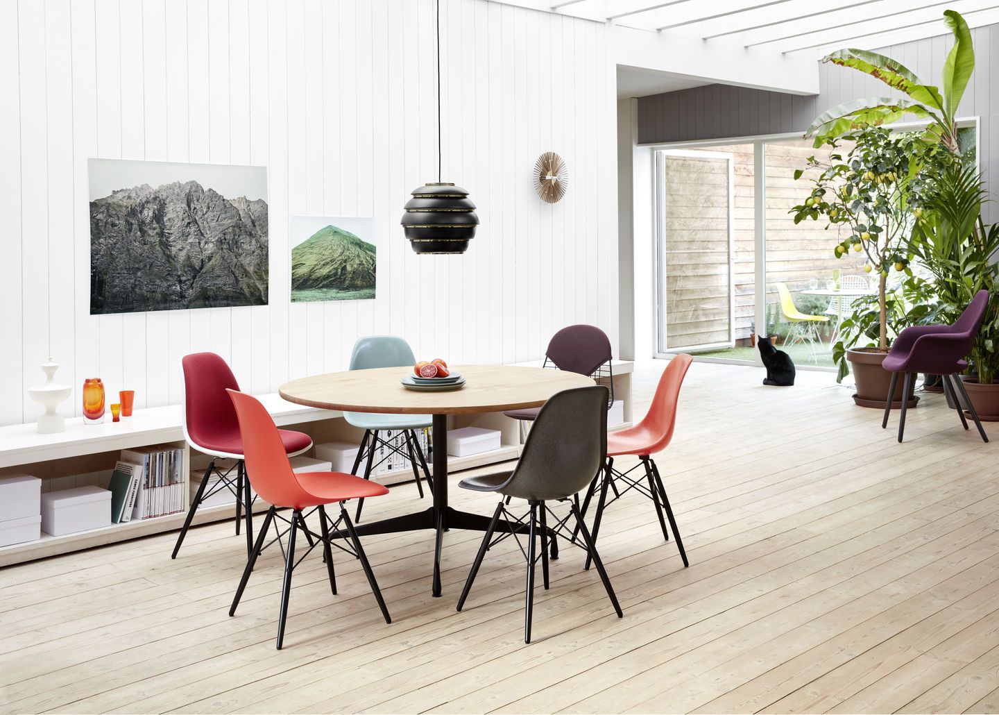 Eames Fiberglass Chair DSW Stuhl Vitra