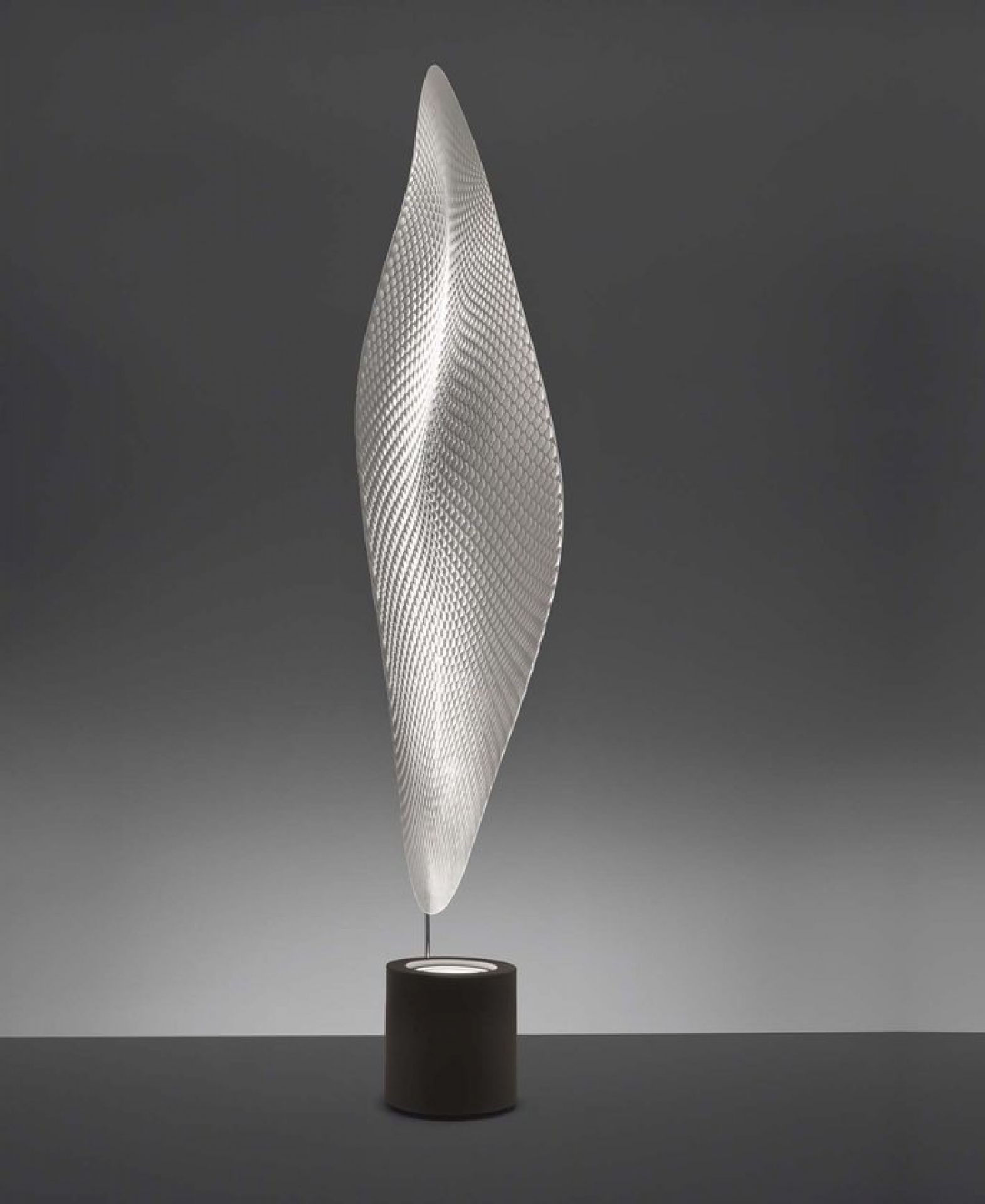 Cosmic Leaf Terra Stehleuchte Artemide